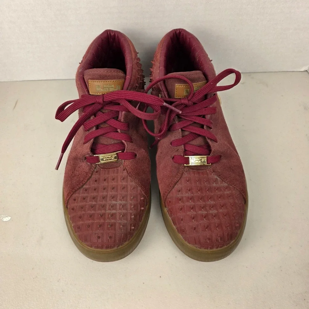 Nike‎ LeBron 13 Lifestyle Team Red Gum Brown Suede Studded 806396-600 Mens 8